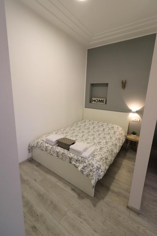 בוקרשט Cozy Novotel Studio - Free Minibar - Quiet & Peace מראה חיצוני תמונה