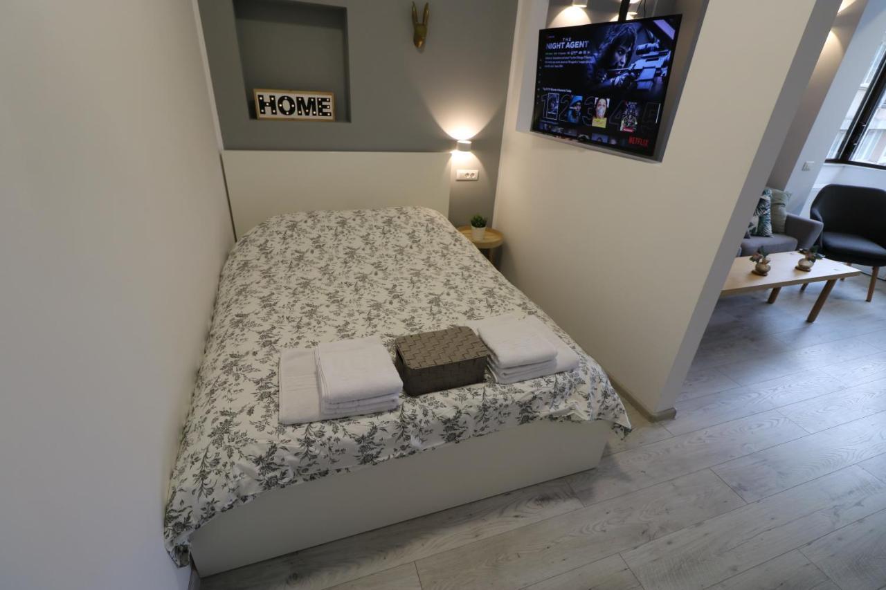 בוקרשט Cozy Novotel Studio - Free Minibar - Quiet & Peace מראה חיצוני תמונה