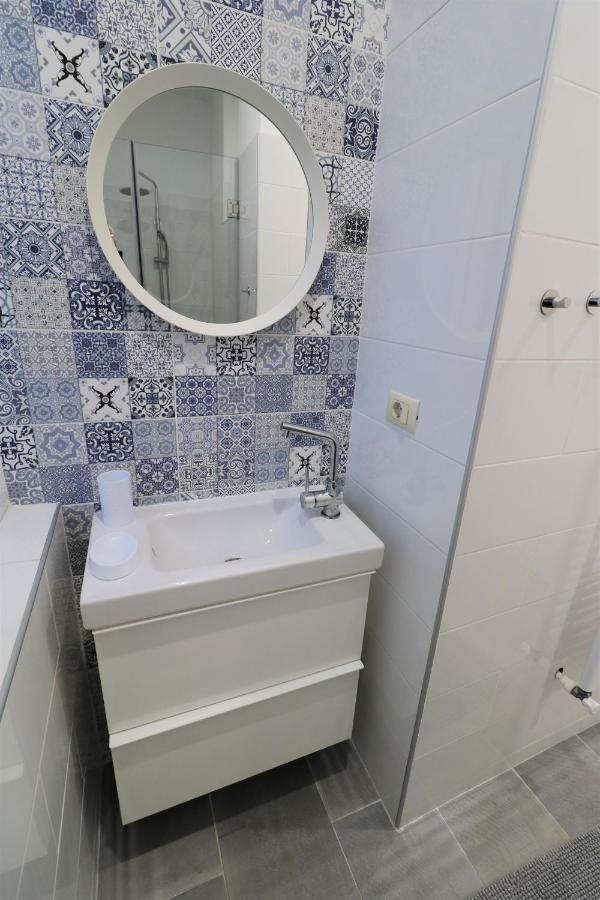 בוקרשט Cozy Novotel Studio - Free Minibar - Quiet & Peace מראה חיצוני תמונה