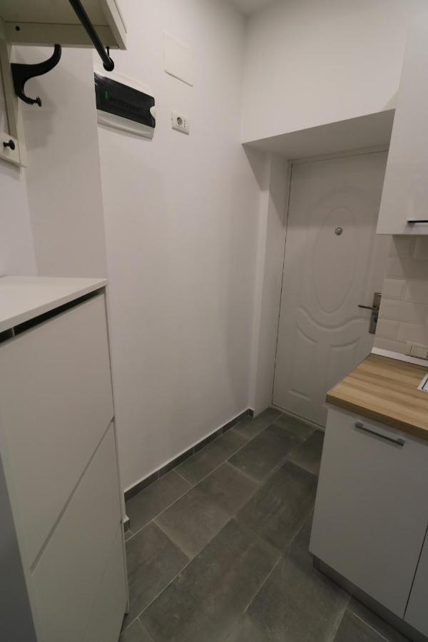 בוקרשט Cozy Novotel Studio - Free Minibar - Quiet & Peace מראה חיצוני תמונה