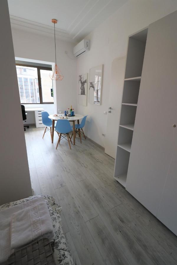 בוקרשט Cozy Novotel Studio - Free Minibar - Quiet & Peace מראה חיצוני תמונה