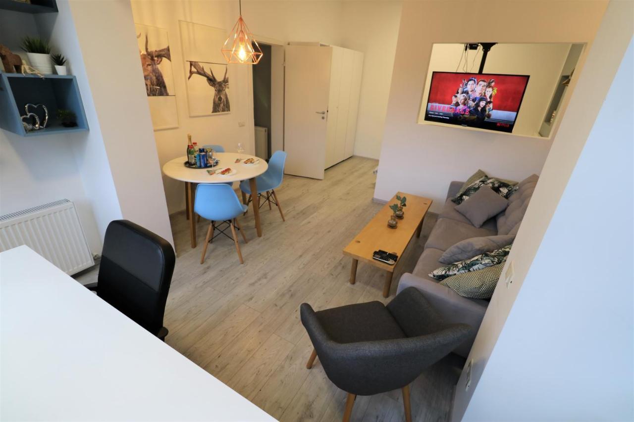 בוקרשט Cozy Novotel Studio - Free Minibar - Quiet & Peace מראה חיצוני תמונה
