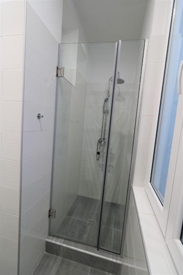 בוקרשט Cozy Novotel Studio - Free Minibar - Quiet & Peace מראה חיצוני תמונה